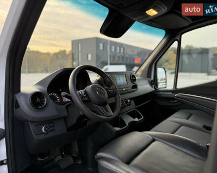 Белый Мерседес Sprinter, объемом двигателя 3 л и пробегом 6 тыс. км за 72000 $, фото 57 на Automoto.ua