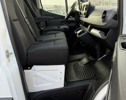 Белый Мерседес Sprinter, объемом двигателя 2 л и пробегом 188 тыс. км за 29999 $, фото 95 на Automoto.ua