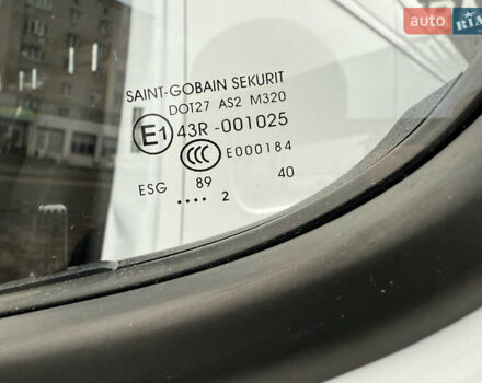 Белый Мерседес Sprinter, объемом двигателя 2 л и пробегом 237 тыс. км за 27200 $, фото 21 на Automoto.ua