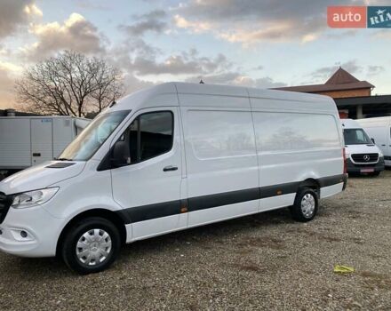 Белый Мерседес Sprinter, объемом двигателя 2.08 л и пробегом 231 тыс. км за 26999 $, фото 2 на Automoto.ua