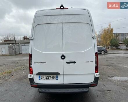Белый Мерседес Sprinter, объемом двигателя 1.95 л и пробегом 300 тыс. км за 31999 $, фото 8 на Automoto.ua