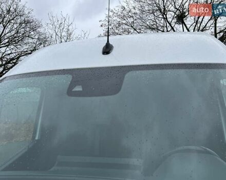 Белый Мерседес Sprinter, объемом двигателя 1.95 л и пробегом 300 тыс. км за 31999 $, фото 2 на Automoto.ua