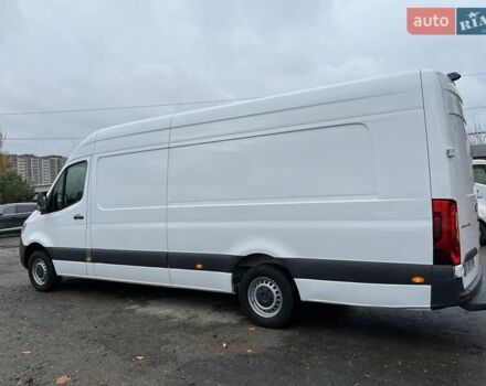 Белый Мерседес Sprinter, объемом двигателя 1.95 л и пробегом 300 тыс. км за 31999 $, фото 6 на Automoto.ua
