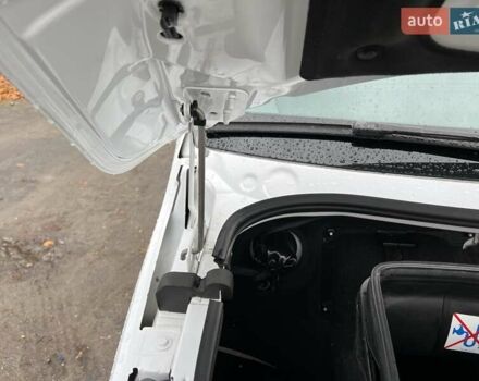 Белый Мерседес Sprinter, объемом двигателя 1.95 л и пробегом 300 тыс. км за 31999 $, фото 18 на Automoto.ua