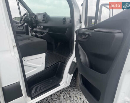 Белый Мерседес Sprinter, объемом двигателя 0 л и пробегом 335 тыс. км за 28500 $, фото 10 на Automoto.ua