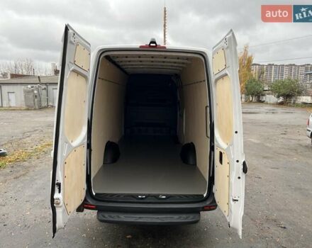 Белый Мерседес Sprinter, объемом двигателя 1.95 л и пробегом 300 тыс. км за 31999 $, фото 24 на Automoto.ua