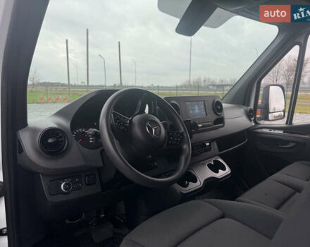 Белый Мерседес Sprinter, объемом двигателя 0 л и пробегом 335 тыс. км за 28500 $, фото 16 на Automoto.ua