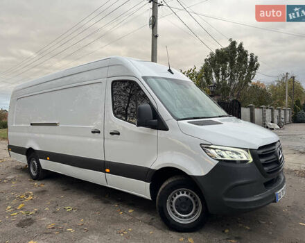 Белый Мерседес Sprinter, объемом двигателя 2 л и пробегом 302 тыс. км за 37900 $, фото 1 на Automoto.ua