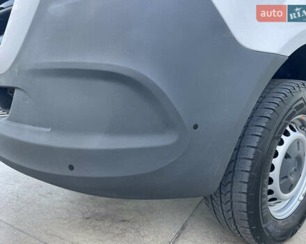 Белый Мерседес Sprinter, объемом двигателя 2 л и пробегом 155 тыс. км за 27900 $, фото 7 на Automoto.ua