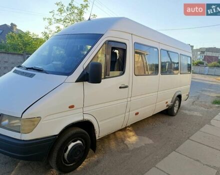 Белый Мерседес Sprinter, объемом двигателя 2.87 л и пробегом 1000 тыс. км за 8000 $, фото 2 на Automoto.ua