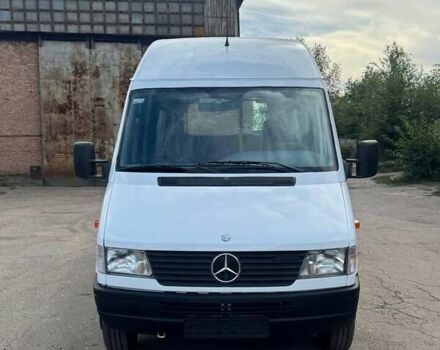 Белый Мерседес Sprinter, объемом двигателя 2.87 л и пробегом 500 тыс. км за 12300 $, фото 1 на Automoto.ua