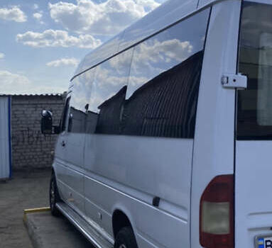Белый Мерседес Sprinter, объемом двигателя 2.9 л и пробегом 170 тыс. км за 12300 $, фото 3 на Automoto.ua