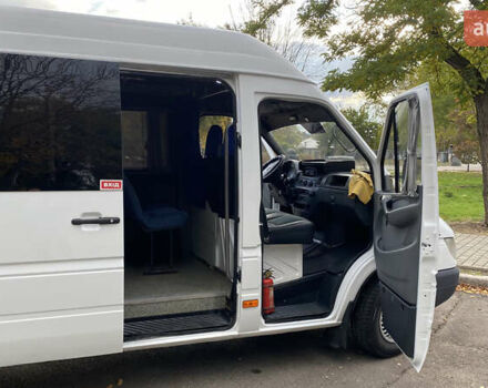 Белый Мерседес Sprinter, объемом двигателя 2.16 л и пробегом 600 тыс. км за 12500 $, фото 21 на Automoto.ua