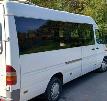 Белый Мерседес Sprinter, объемом двигателя 2.2 л и пробегом 100 тыс. км за 7000 $, фото 5 на Automoto.ua