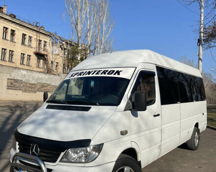Белый Мерседес Sprinter, объемом двигателя 2.15 л и пробегом 292 тыс. км за 7999 $, фото 6 на Automoto.ua