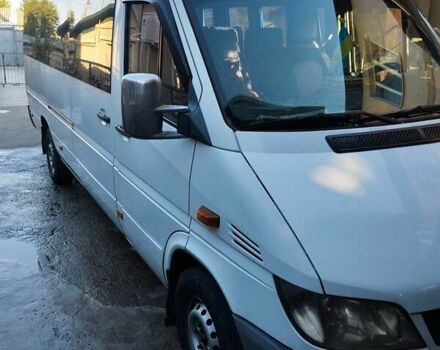 Белый Мерседес Sprinter, объемом двигателя 2.15 л и пробегом 1000 тыс. км за 10000 $, фото 3 на Automoto.ua