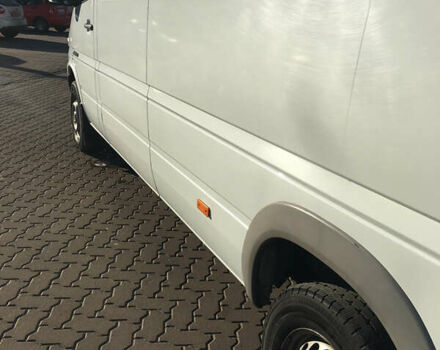 Белый Мерседес Sprinter, объемом двигателя 2.69 л и пробегом 170 тыс. км за 14500 $, фото 1 на Automoto.ua