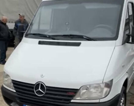 Белый Мерседес Sprinter, объемом двигателя 2.15 л и пробегом 470 тыс. км за 9900 $, фото 4 на Automoto.ua