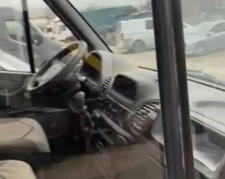 Белый Мерседес Sprinter, объемом двигателя 2.15 л и пробегом 470 тыс. км за 9900 $, фото 9 на Automoto.ua