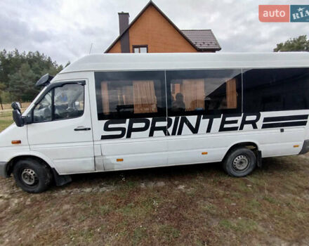 Белый Мерседес Sprinter, объемом двигателя 2.15 л и пробегом 109 тыс. км за 9400 $, фото 2 на Automoto.ua