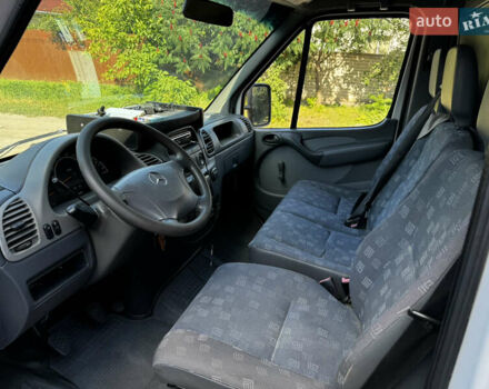 Белый Мерседес Sprinter, объемом двигателя 2.2 л и пробегом 533 тыс. км за 10499 $, фото 4 на Automoto.ua