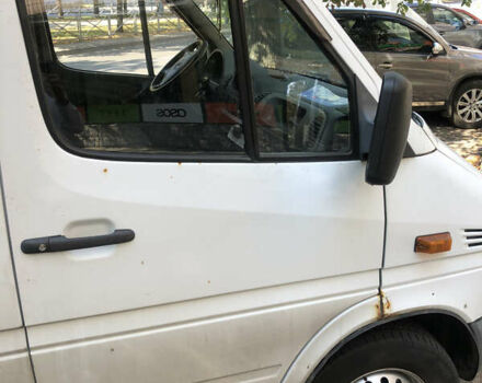 Белый Мерседес Sprinter, объемом двигателя 2.69 л и пробегом 788 тыс. км за 8200 $, фото 1 на Automoto.ua