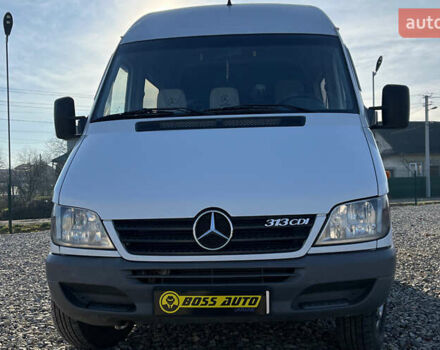 Белый Мерседес Sprinter, объемом двигателя 2.15 л и пробегом 561 тыс. км за 8999 $, фото 2 на Automoto.ua