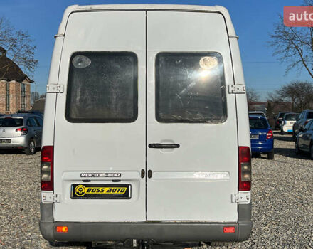 Белый Мерседес Sprinter, объемом двигателя 2.15 л и пробегом 561 тыс. км за 8999 $, фото 5 на Automoto.ua
