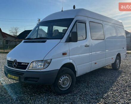 Белый Мерседес Sprinter, объемом двигателя 2.15 л и пробегом 561 тыс. км за 8999 $, фото 1 на Automoto.ua