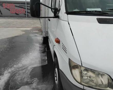 Белый Мерседес Sprinter, объемом двигателя 2.7 л и пробегом 790 тыс. км за 11300 $, фото 2 на Automoto.ua