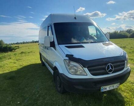 Белый Мерседес Sprinter, объемом двигателя 2.15 л и пробегом 630 тыс. км за 13000 $, фото 4 на Automoto.ua