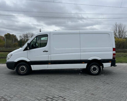 Белый Мерседес Sprinter, объемом двигателя 2.14 л и пробегом 275 тыс. км за 9400 $, фото 2 на Automoto.ua