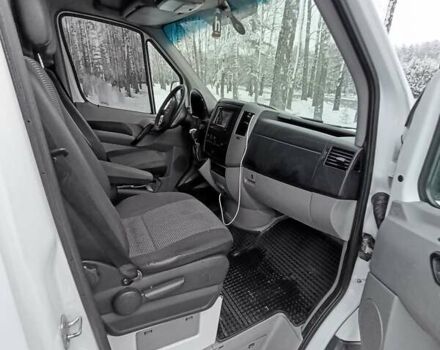 Белый Мерседес Sprinter, объемом двигателя 2.14 л и пробегом 339 тыс. км за 10400 $, фото 5 на Automoto.ua