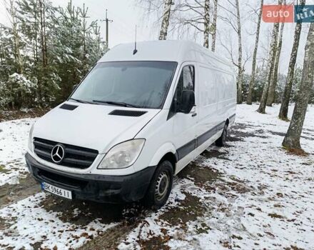Белый Мерседес Sprinter, объемом двигателя 2.14 л и пробегом 339 тыс. км за 10400 $, фото 1 на Automoto.ua