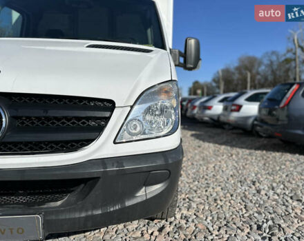 Белый Мерседес Sprinter, объемом двигателя 2.14 л и пробегом 173 тыс. км за 29999 $, фото 3 на Automoto.ua