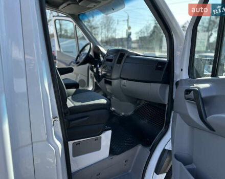 Белый Мерседес Sprinter, объемом двигателя 2.2 л и пробегом 173 тыс. км за 25999 $, фото 22 на Automoto.ua
