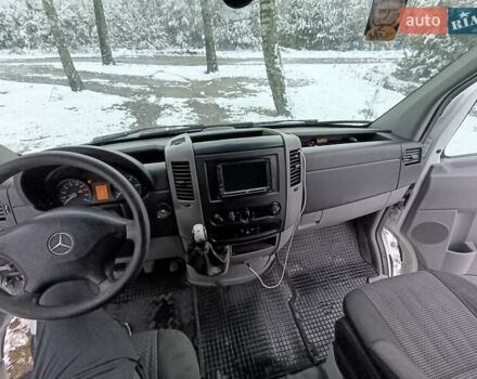 Белый Мерседес Sprinter, объемом двигателя 2.14 л и пробегом 339 тыс. км за 10400 $, фото 7 на Automoto.ua