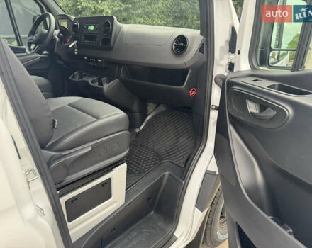 Білий Мерседес Sprinter, об'ємом двигуна 1.95 л та пробігом 11 тис. км за 38400 $, фото 8 на Automoto.ua