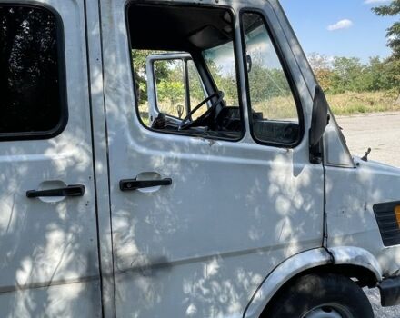 Белый Мерседес Sprinter, объемом двигателя 2.3 л и пробегом 331 тыс. км за 2150 $, фото 1 на Automoto.ua