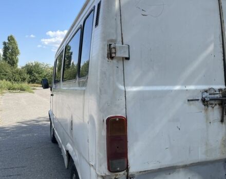 Белый Мерседес Sprinter, объемом двигателя 2.3 л и пробегом 331 тыс. км за 2150 $, фото 4 на Automoto.ua