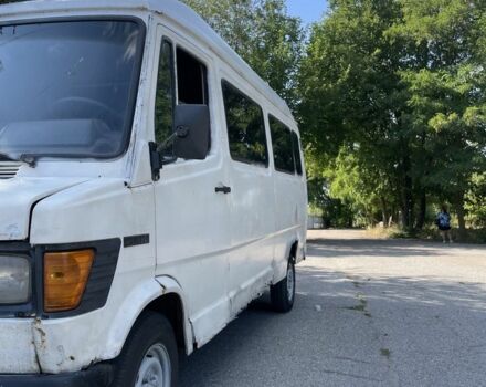 Белый Мерседес Sprinter, объемом двигателя 2.3 л и пробегом 331 тыс. км за 2150 $, фото 7 на Automoto.ua