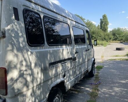 Белый Мерседес Sprinter, объемом двигателя 2.3 л и пробегом 331 тыс. км за 2150 $, фото 3 на Automoto.ua