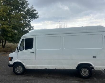 Білий Мерседес Sprinter, об'ємом двигуна 2.3 л та пробігом 111 тис. км за 2300 $, фото 5 на Automoto.ua