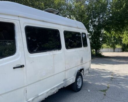 Белый Мерседес Sprinter, объемом двигателя 2.3 л и пробегом 331 тыс. км за 2150 $, фото 6 на Automoto.ua