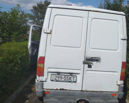 Белый Мерседес Sprinter, объемом двигателя 2.3 л и пробегом 583 тыс. км за 3100 $, фото 1 на Automoto.ua