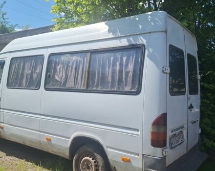 Белый Мерседес Sprinter, объемом двигателя 0.23 л и пробегом 280 тыс. км за 3950 $, фото 4 на Automoto.ua