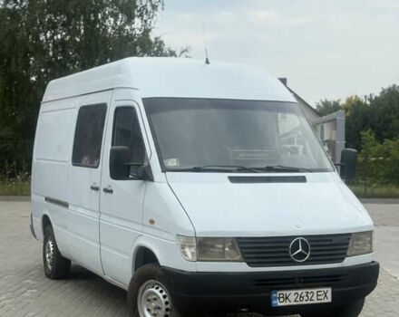 Білий Мерседес Sprinter, об'ємом двигуна 2.3 л та пробігом 380 тис. км за 4200 $, фото 1 на Automoto.ua