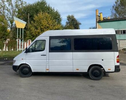 Белый Мерседес Sprinter, объемом двигателя 2.3 л и пробегом 915 тыс. км за 3500 $, фото 10 на Automoto.ua