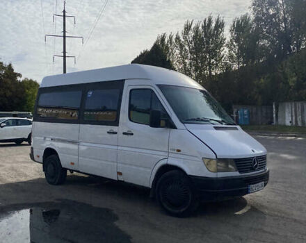 Белый Мерседес Sprinter, объемом двигателя 2.3 л и пробегом 915 тыс. км за 3500 $, фото 3 на Automoto.ua