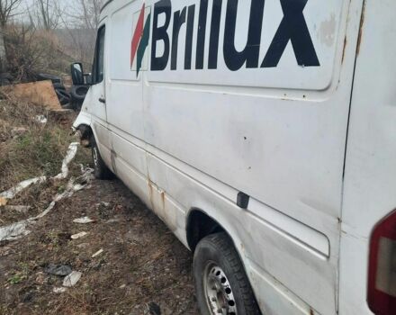 Белый Мерседес Sprinter, объемом двигателя 2.3 л и пробегом 450 тыс. км за 2100 $, фото 3 на Automoto.ua